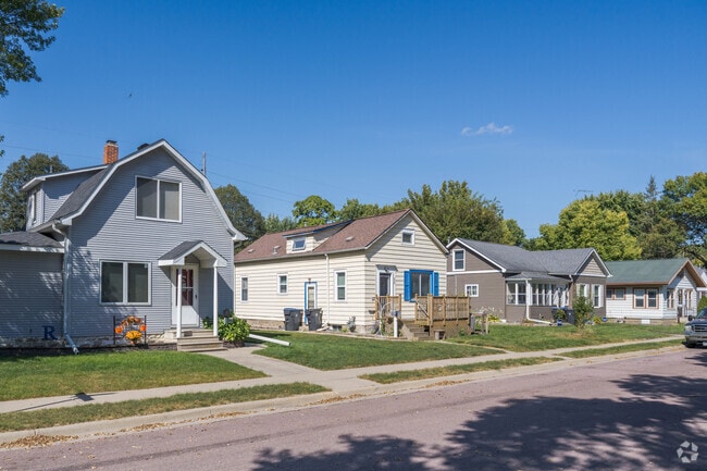A row of traditional style homes in the Sibley Park neighborhood.
