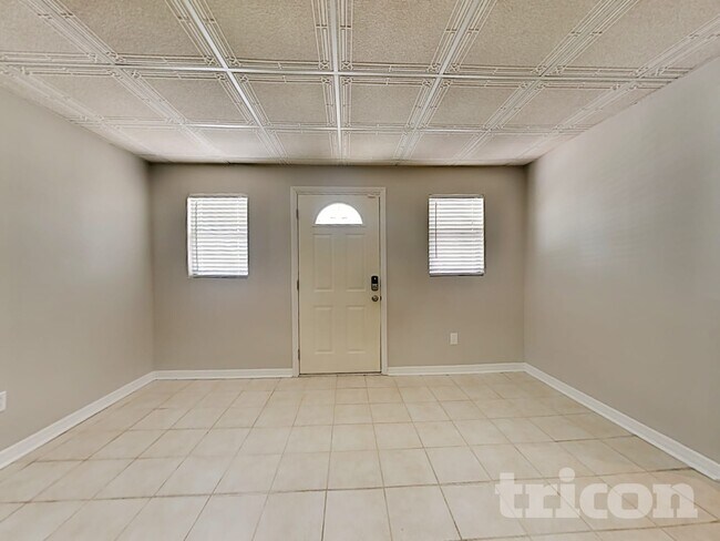 Foto del edificio - 11249 Emuness Rd