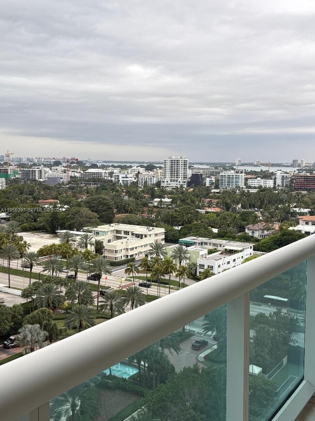 Foto del edificio - 10101 Collins Ave