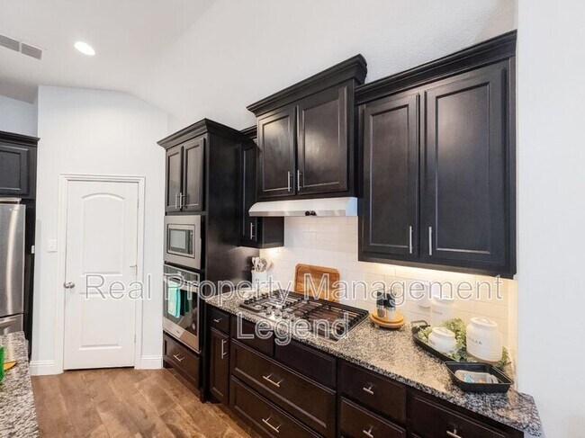 Building Photo - 417 Cooper St