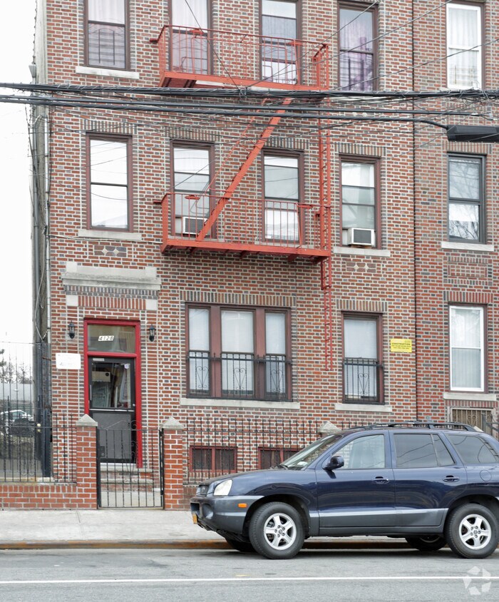 Foto del edificio - 4128 Bronxwood