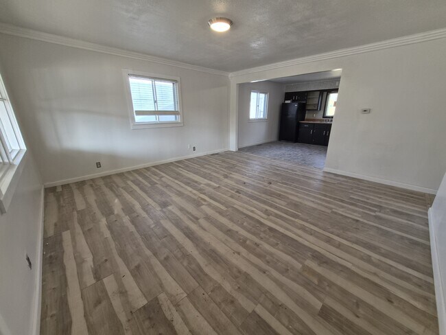 Foto del edificio - 5309 W Hill Dr