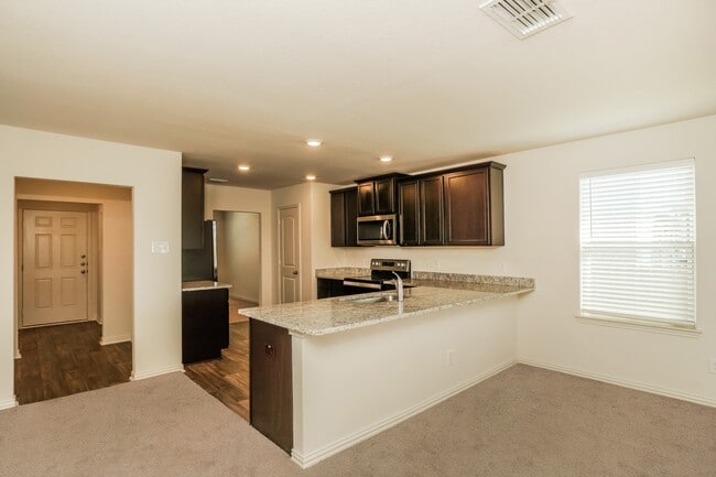 Building Photo - 7206 Lazy Cyn