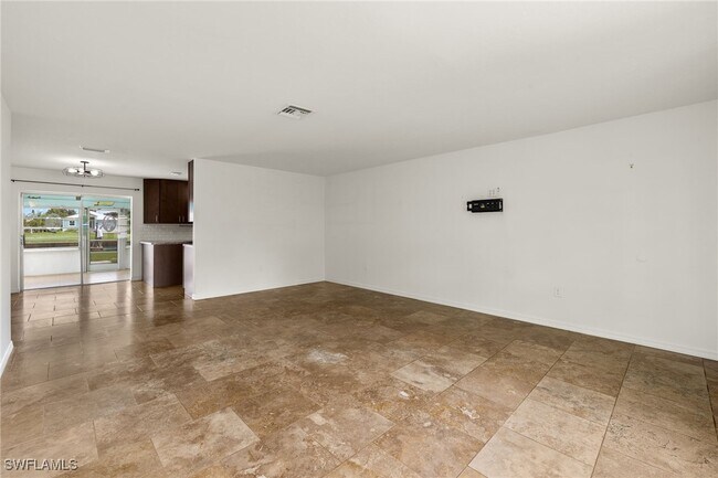 Building Photo - 2150 Aruba Ave