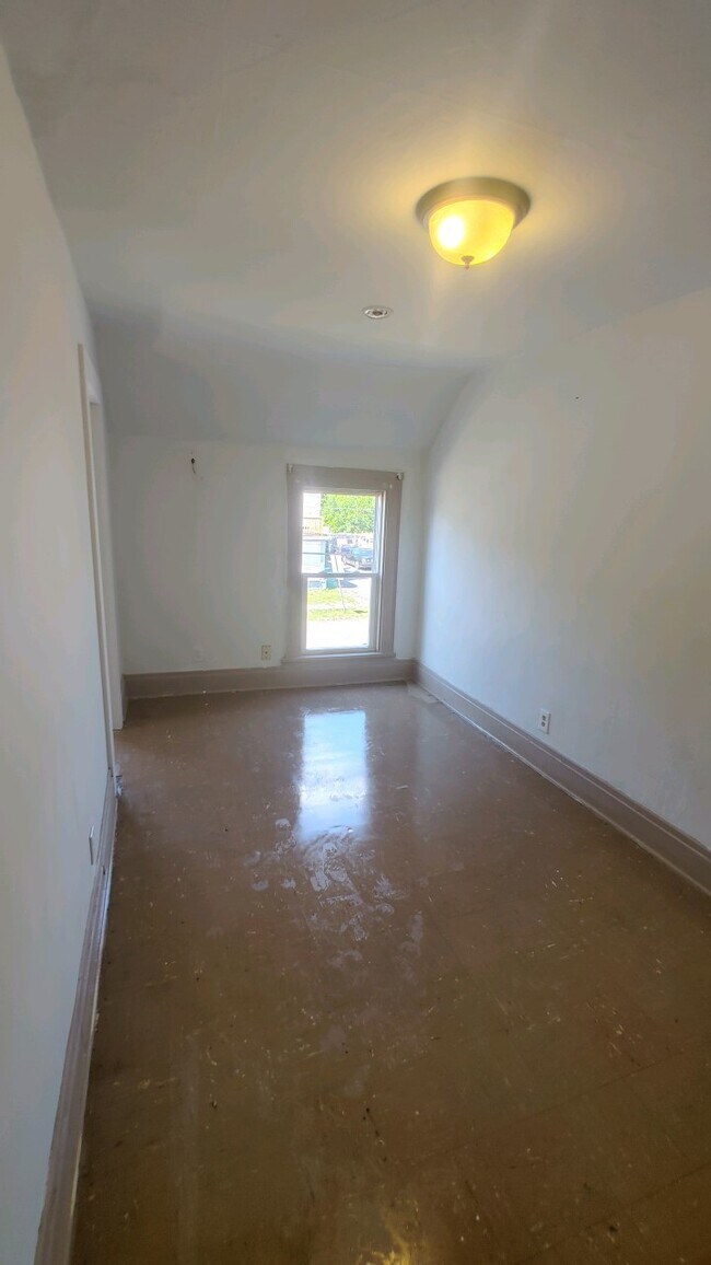 Building Photo - 145 W Delavan Ave