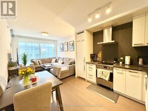 Building Photo - 455 Front St E