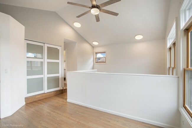 Building Photo - 2039 N Wolcott Ave
