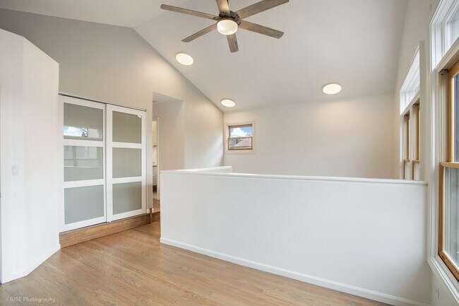 Foto del edificio - 2039 N Wolcott Ave