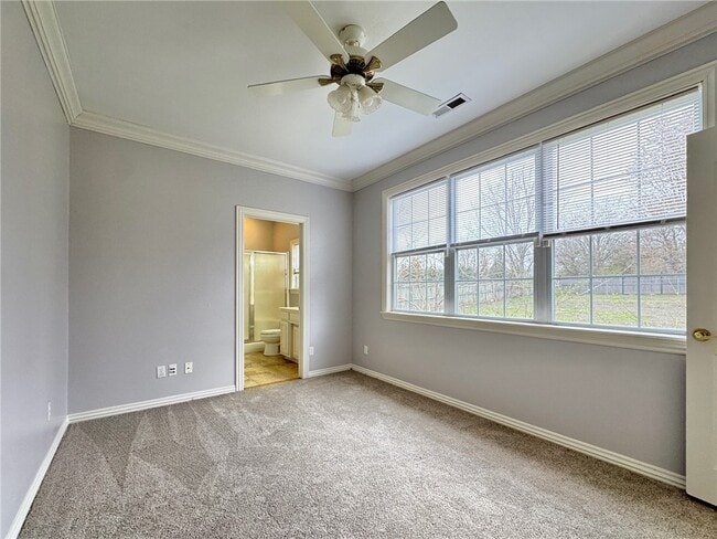 Building Photo - 3834 E Chadwick Dr