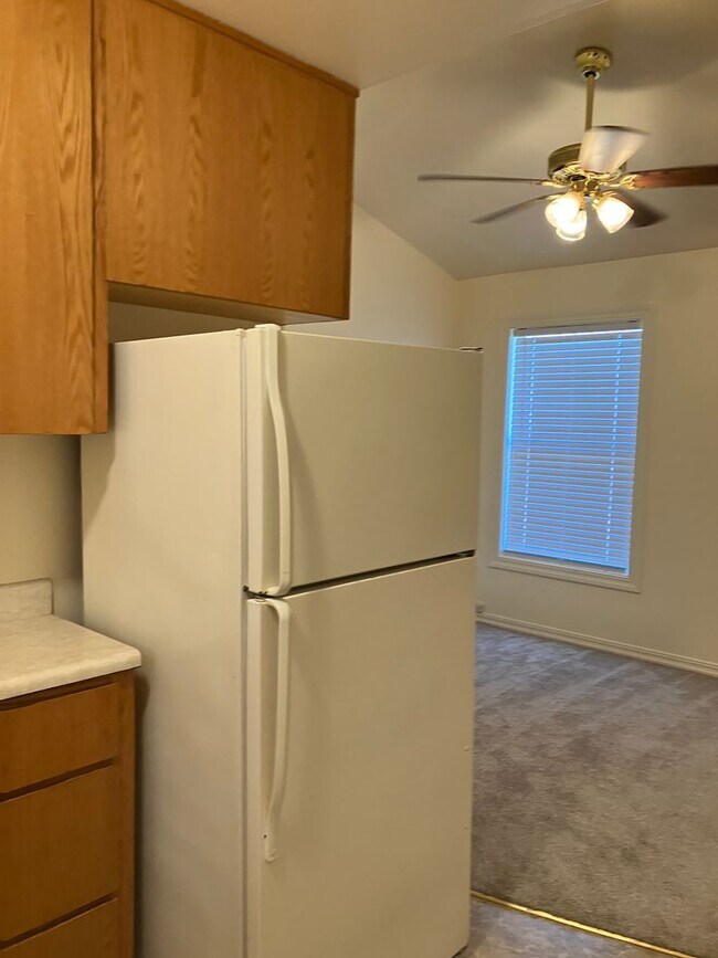 Building Photo - 803 North Main Street In Ashland OR. 1 Bed...