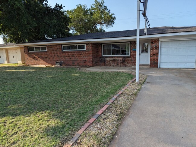 Building Photo - ****Large Remodeled Home***