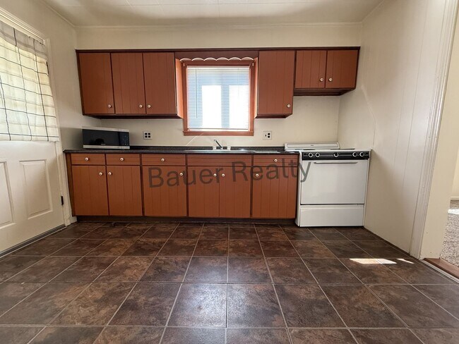 Foto del edificio - 1215 Cottage St