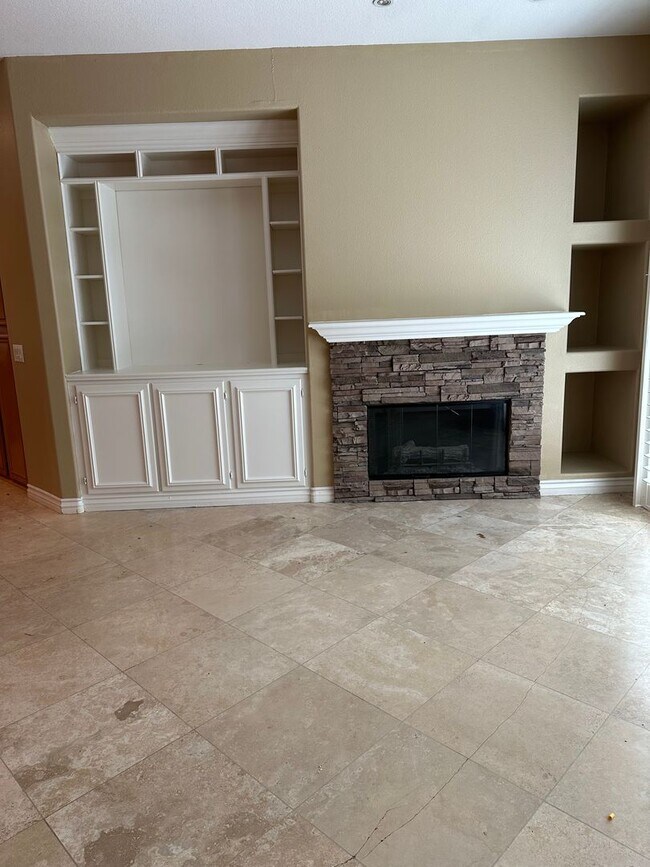 Foto del edificio - Single Story 3 Bedrooms Plus Den, Paseo Del Sol!!!