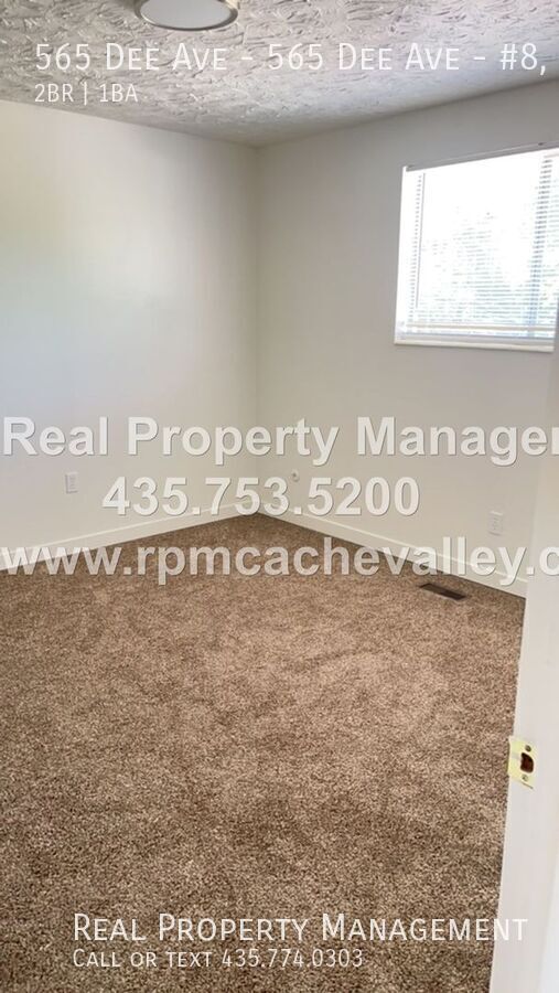 Foto del edificio - 565 Dee Ave