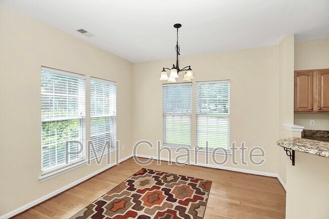 Foto del edificio - 12144 Cane Branch Way