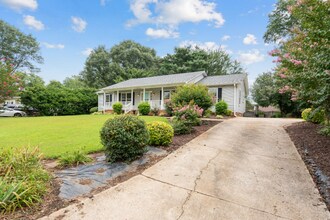 Building Photo - 111 Ticonderoga Dr