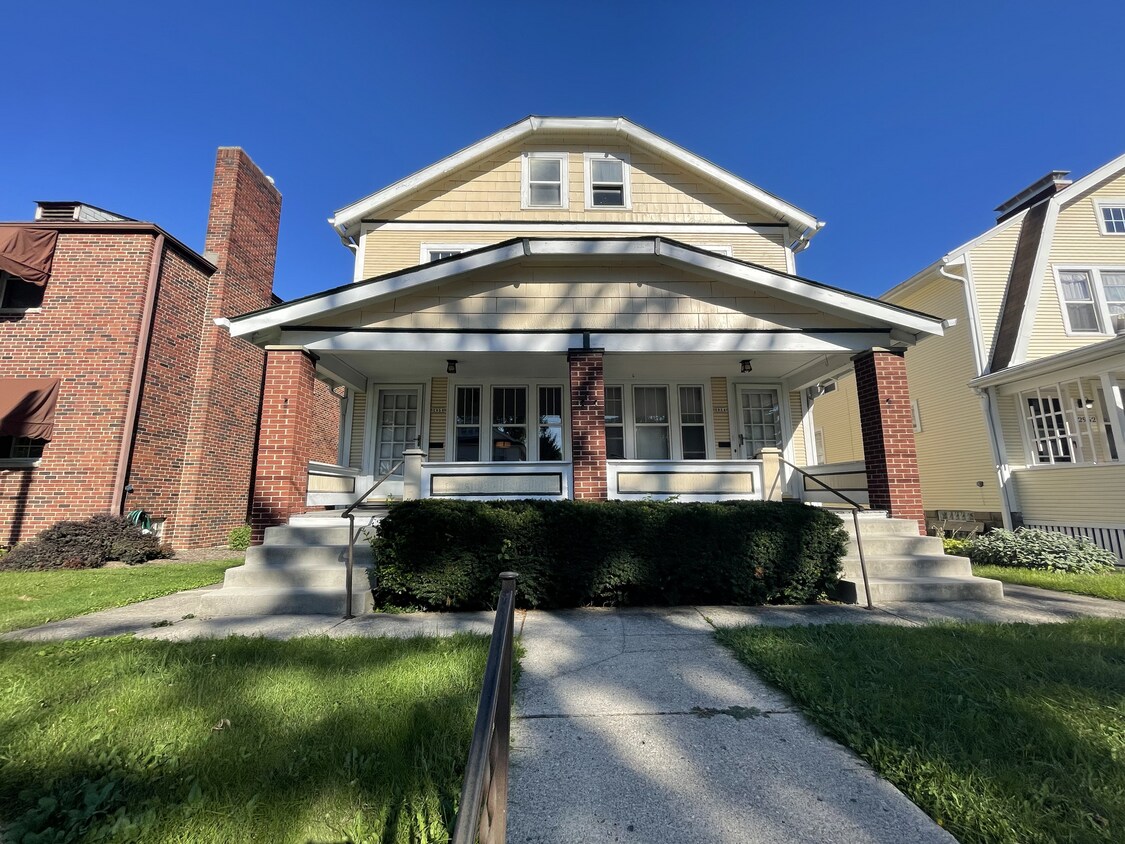 2956 Indianola Ave, Columbus, OH 43202 Townhome Rentals in Columbus