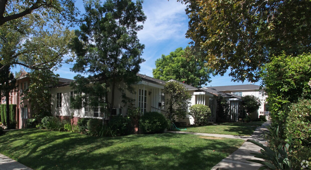 Primary Photo - 621 E San Jose Ave