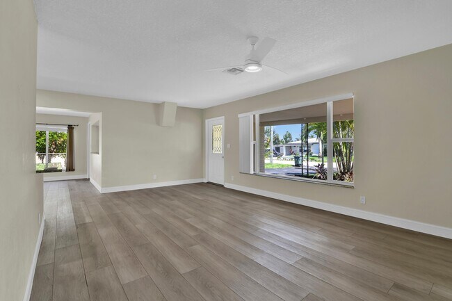 Foto del edificio - 350 NE 29th St
