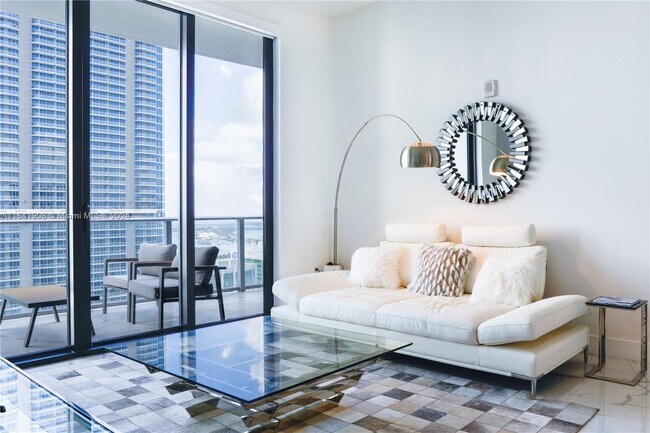 Building Photo - 1010 Brickell Ave