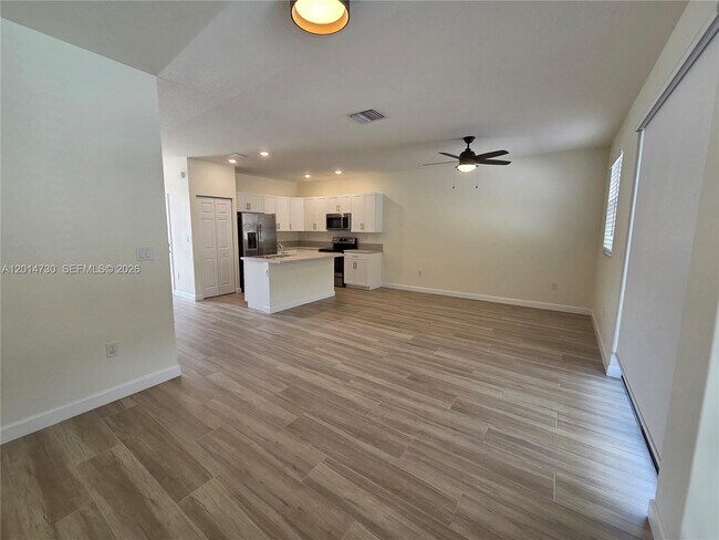 Foto del edificio - 10840 W 33rd Ln