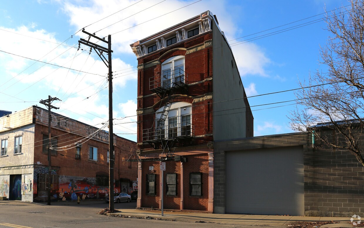 Foto del edificio - 2169 Central Ave