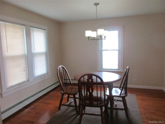 Foto del edificio - 20 Neversink Ave