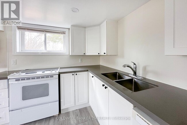 Building Photo - 297 Admiral Rd