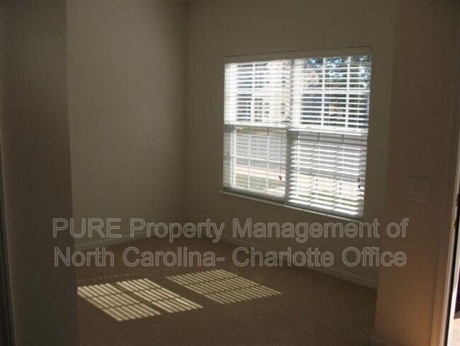 Foto del edificio - 5742 Bent Creek Cir