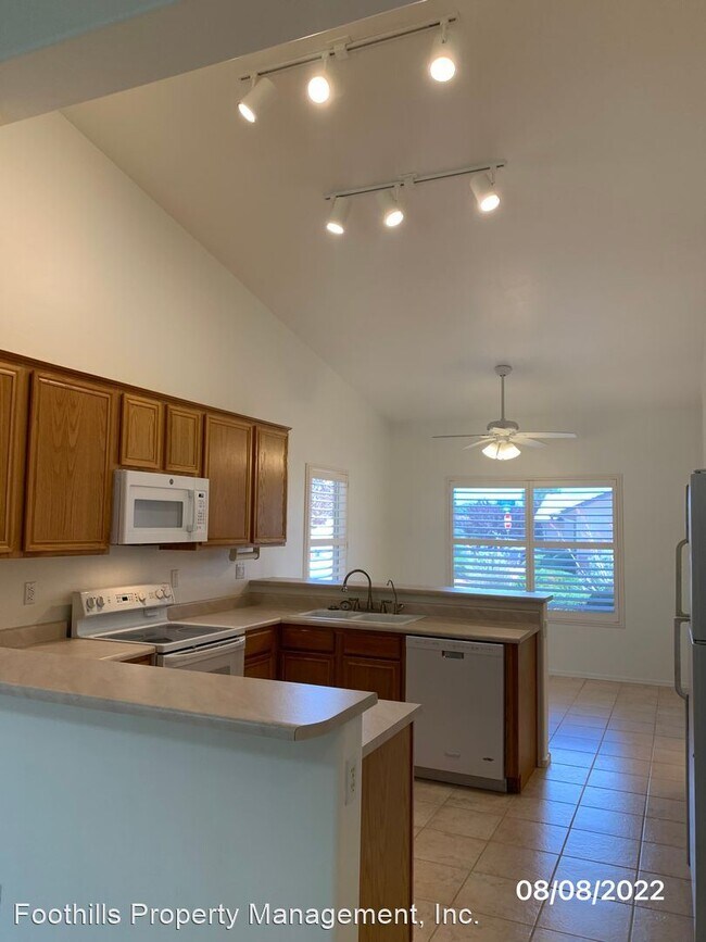 Building Photo - 3 br, 2 bath House - 1580 W Bronco Lane
