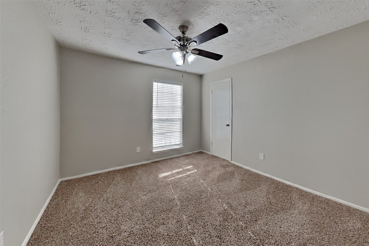 Building Photo - 7443 Kite Hill Dr