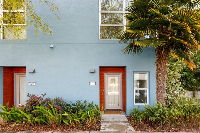 Foto del edificio - Beautiful Emeryville Townhouse!