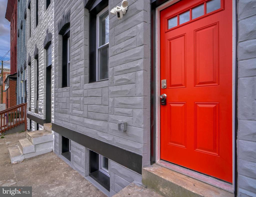 Primary Photo - 1225 E Preston St