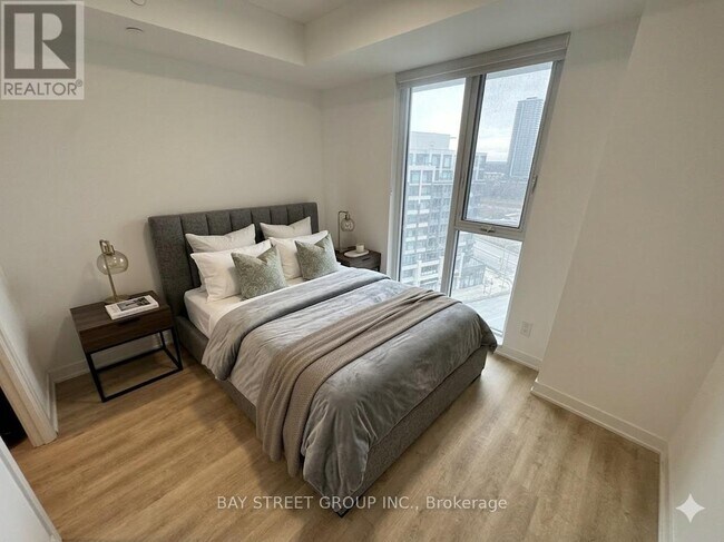 Photo du bâtiment - 8119 Birchmount Rd