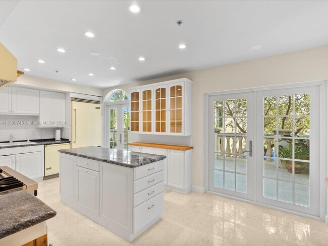 Foto del edificio - 730 3rd St