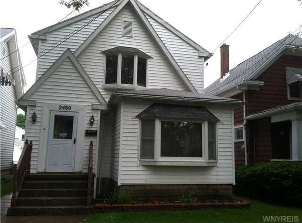 Primary Photo - 2480 Linwood Ave
