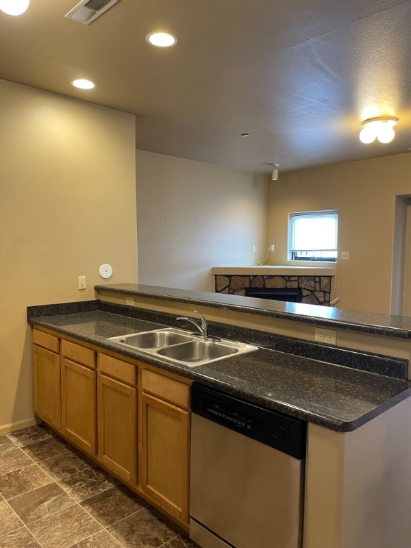 Building Photo - 404 S Johnson St