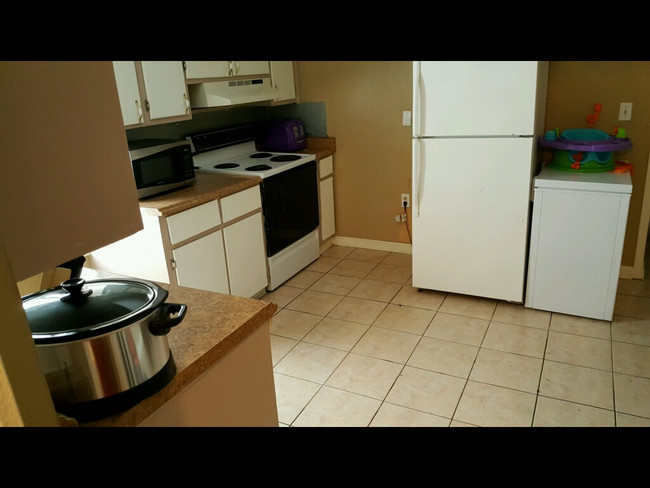 Kitchen - 400 Avenue B