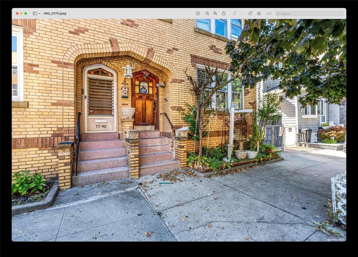 Foto principal - 77-40 74th St