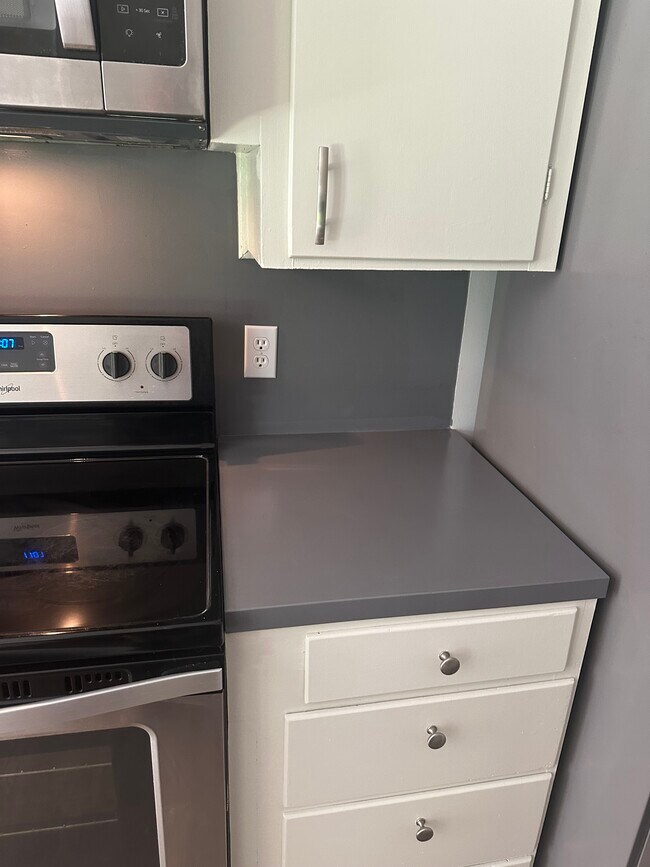 Foto del edificio - 1927 Montrose Dr