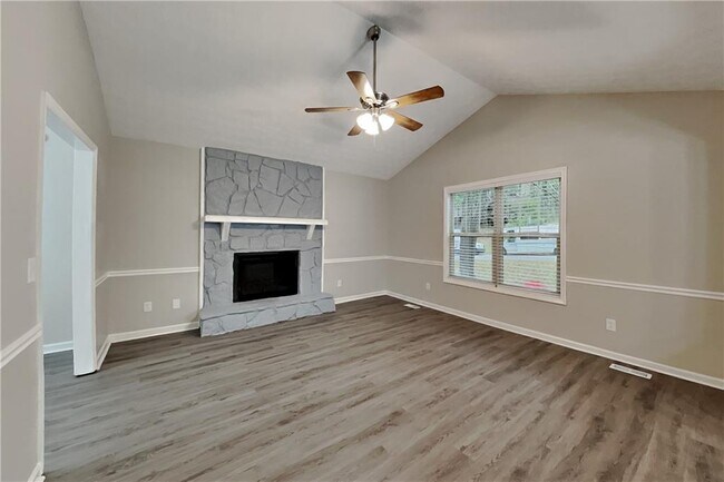 Foto del edificio - 4171 Woodcrest Dr