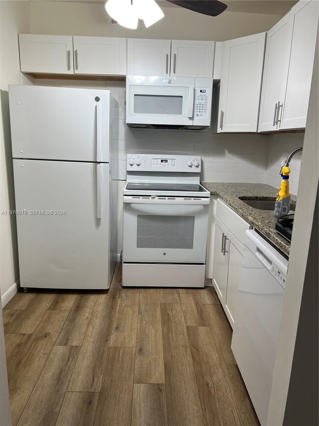 Building Photo - 247 Coventry K