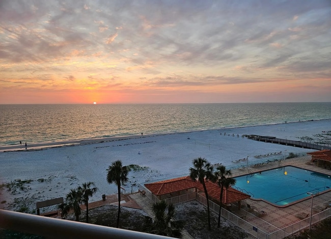 Foto del edificio - 880 Mandalay Ave