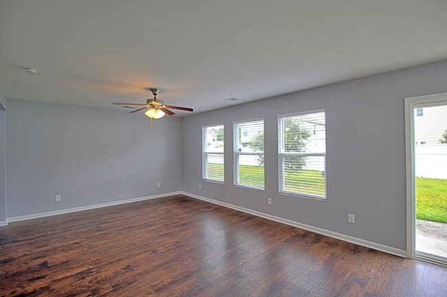 Foto del edificio - 207 Bender St