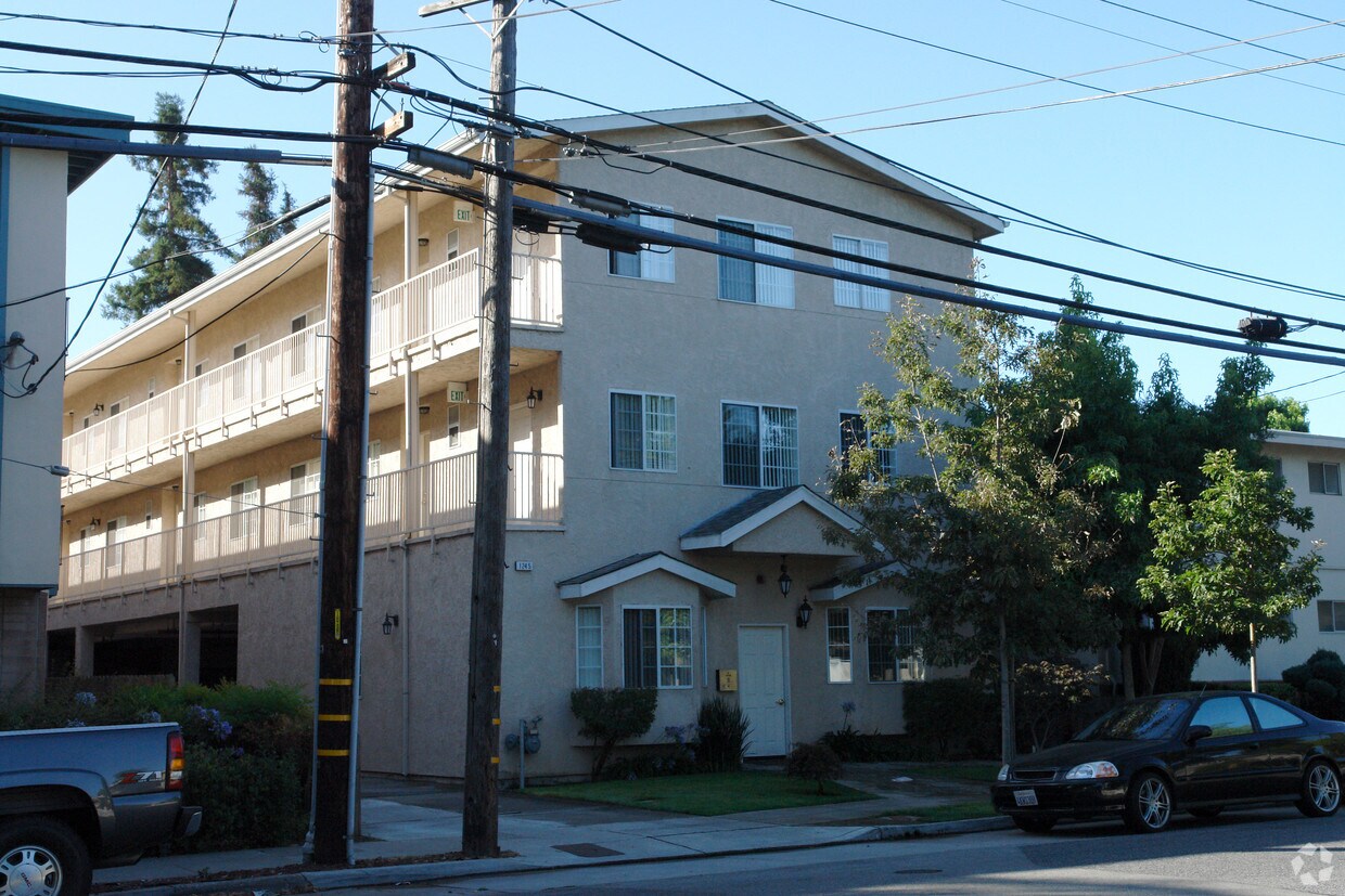 Foto del edificio - 1245 Oak Grove Ave