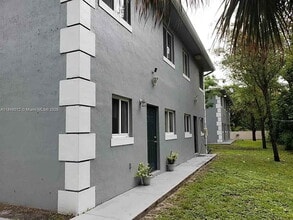 Building Photo - 14000 NE 2nd Ave