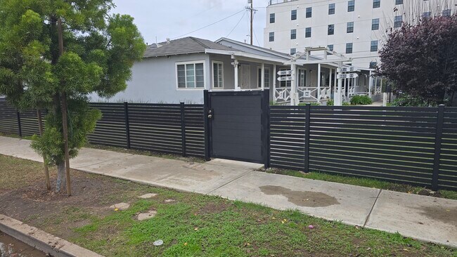 Vista de la calle - 8836 Ramsgate Ave