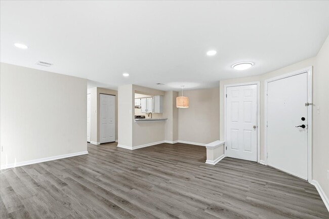 Building Photo - 819 Stratford Way