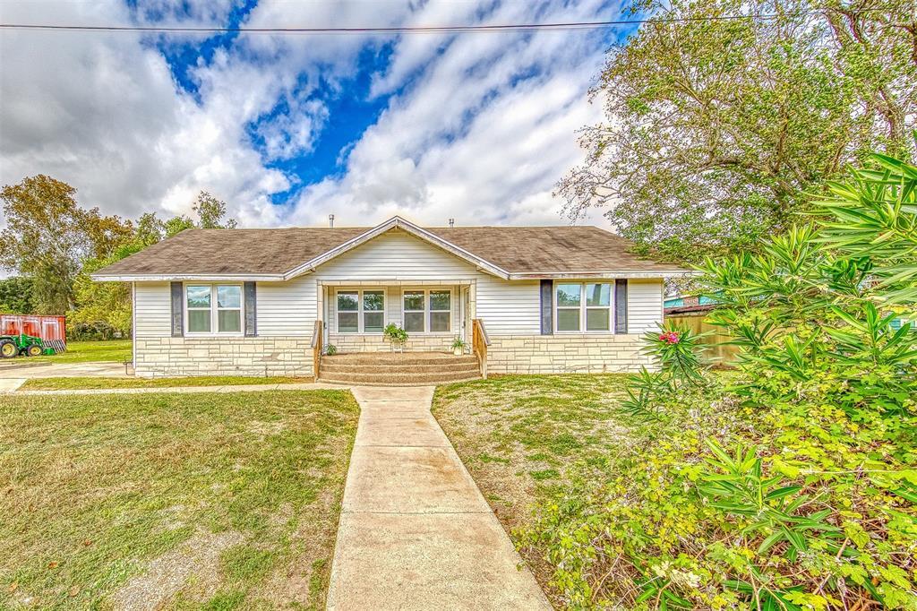 6706 N Martin Luther King Ave, Hitchcock, TX 77563 House Rental in