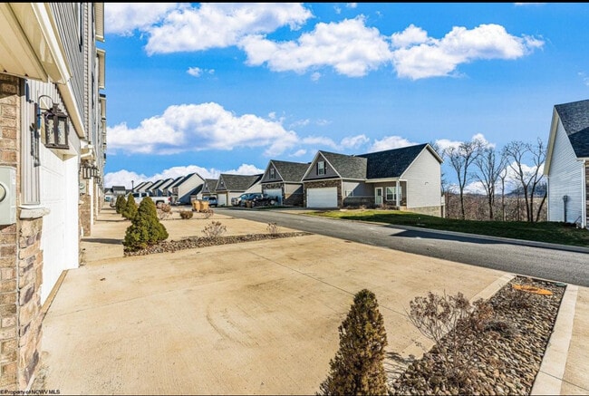 Building Photo - 2046 Mountain Ash Ln